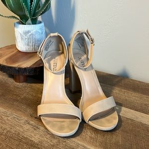 Just Fab tan heels!